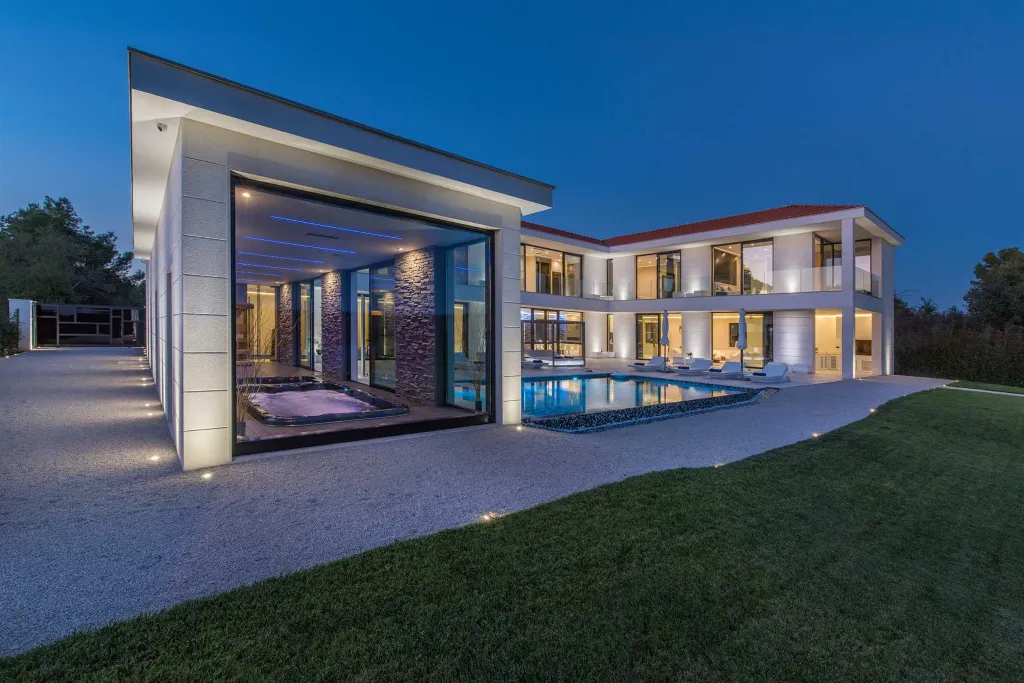 Private Seaside Villa Retreat with Pool in Vrsar