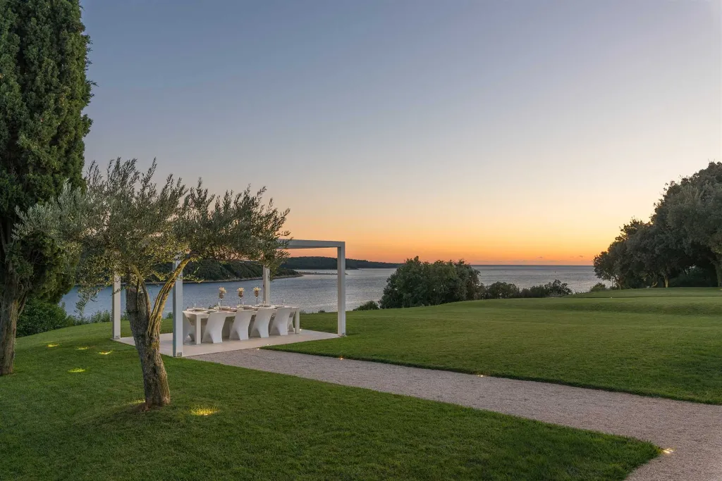 Private Seaside Villa Retreat with Pool in Vrsar