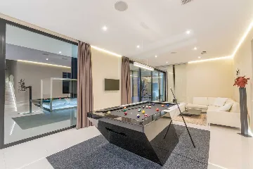 Private Seaside Villa Retreat with Pool in Vrsar