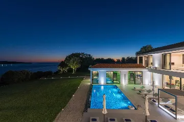 Private Seaside Villa Retreat with Pool in Vrsar