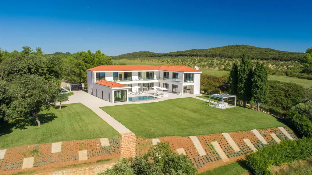 Private Seaside Villa Retreat with Pool in Vrsar