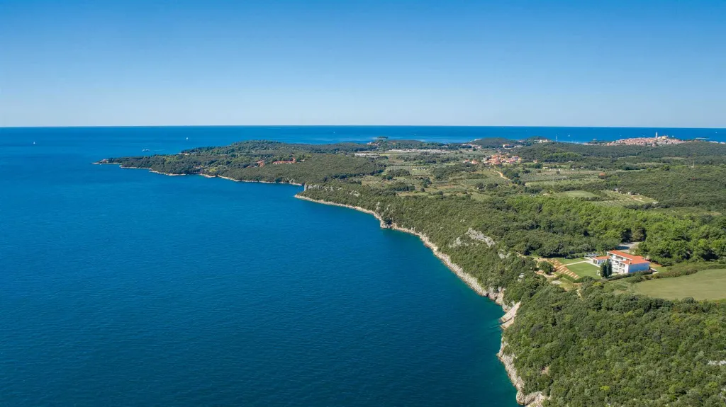 Private Seaside Villa Retreat with Pool in Vrsar