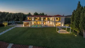 Private Seaside Villa Retreat with Pool in Vrsar