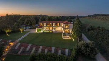 Private Seaside Villa Retreat with Pool in Vrsar