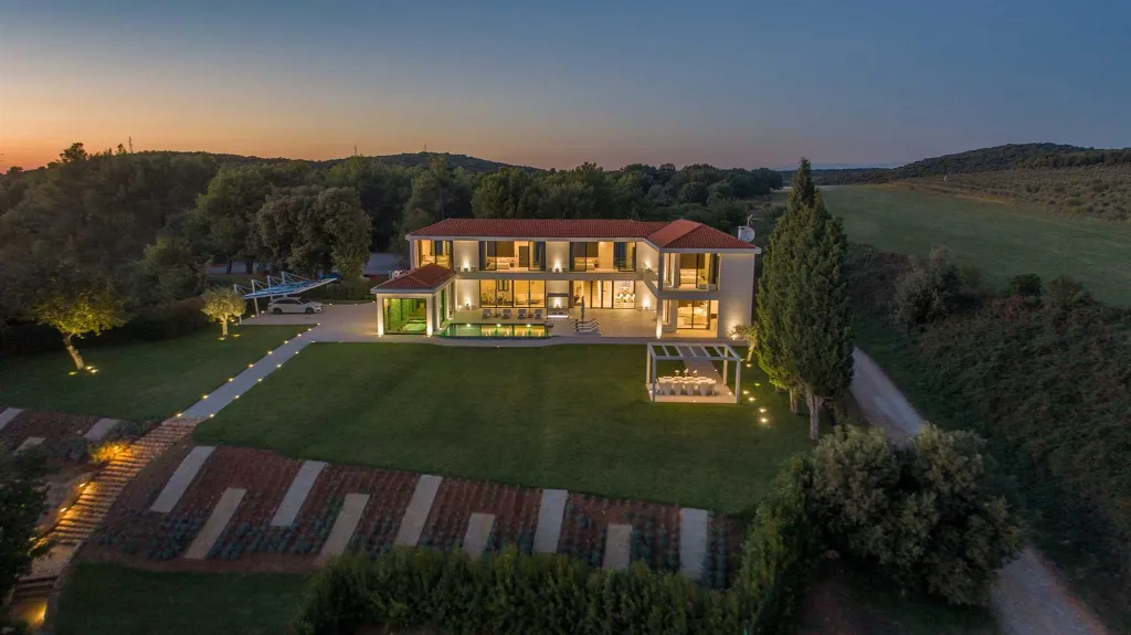 Private Seaside Villa Retreat with Pool in Vrsar