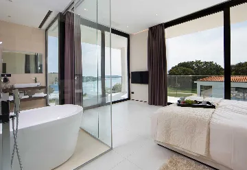 Private Seaside Villa Retreat with Pool in Vrsar