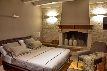 Country Villa Retreat with Pool in Pićan