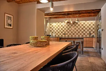 Country Villa Retreat with Pool in Pićan