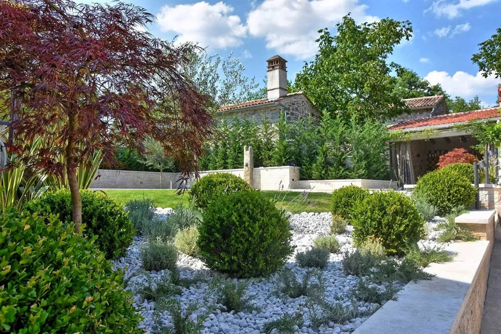 Country Villa Retreat with Pool in Pićan