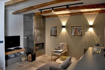 Country Villa Retreat with Pool in Pićan