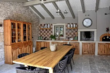 Country Villa Retreat with Pool in Pićan