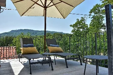 Country Villa Retreat with Pool in Pićan