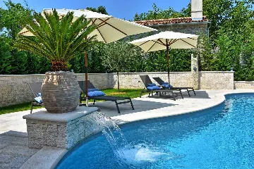 Country Villa Retreat with Pool in Pićan