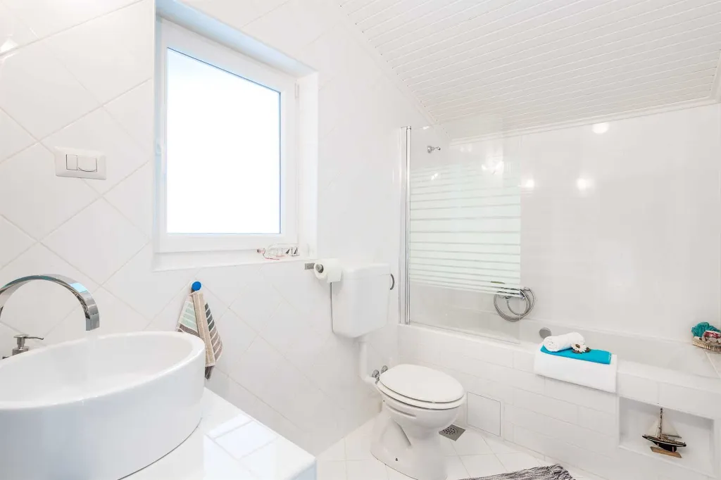 Spacious Villa Retreat with Pool in Višnjan