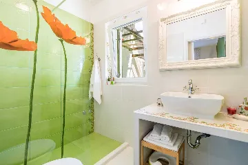 Spacious Villa Retreat with Pool in Višnjan