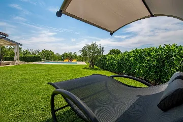 Spacious Villa Retreat with Pool in Višnjan