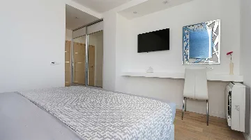 Contemporary Villa with Infinity Pool in Makarska