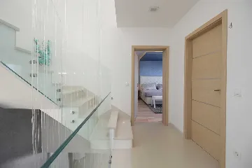 Contemporary Villa with Infinity Pool in Makarska