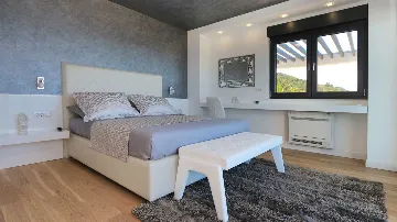 Contemporary Villa with Infinity Pool in Makarska