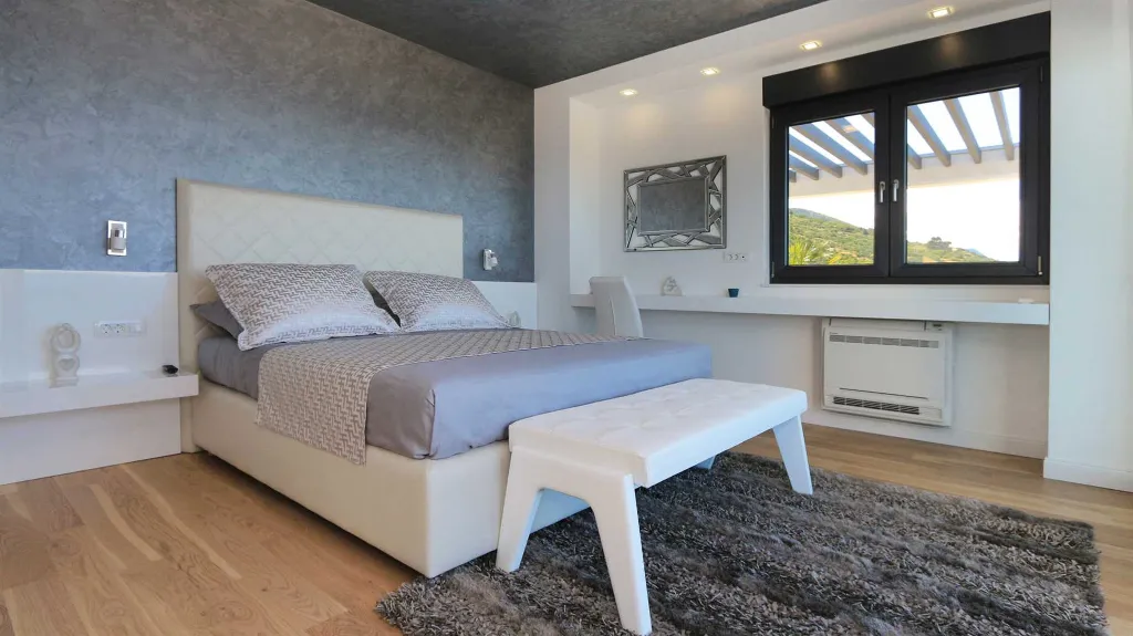Contemporary Villa with Infinity Pool in Makarska