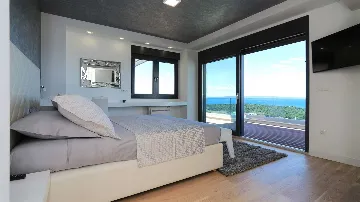 Contemporary Villa with Infinity Pool in Makarska