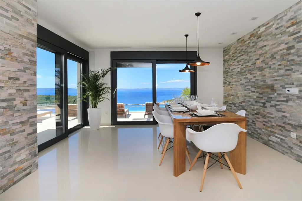 Contemporary Villa with Infinity Pool in Makarska