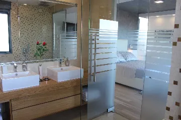 Contemporary Villa with Infinity Pool in Makarska