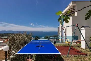 Contemporary Villa with Infinity Pool in Makarska