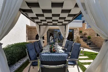 Contemporary Villa with Infinity Pool in Makarska