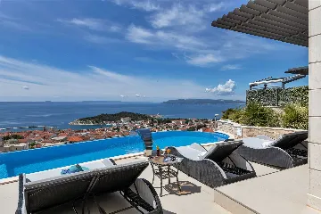 Contemporary Villa with Infinity Pool in Makarska