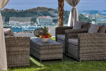 Contemporary Villa with Infinity Pool in Makarska