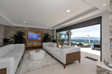 Contemporary Villa with Infinity Pool in Makarska