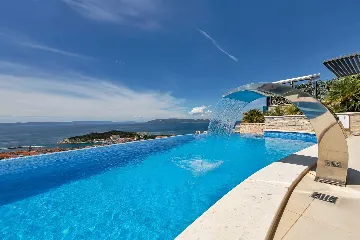 Contemporary Villa with Infinity Pool in Makarska