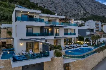 Spacious Seven-Bedroom Villa with Pools in Makarska
