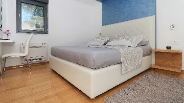 Spacious Seven-Bedroom Villa with Pools in Makarska