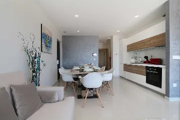 Spacious Seven-Bedroom Villa with Pools in Makarska