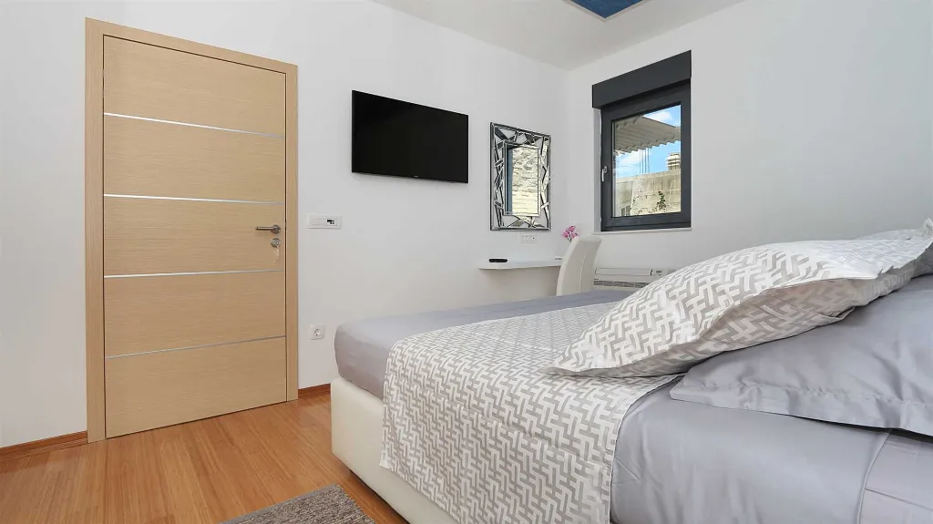 Spacious Seven-Bedroom Villa with Pools in Makarska