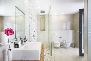 Spacious Seven-Bedroom Villa with Pools in Makarska