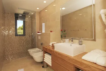 Spacious Seven-Bedroom Villa with Pools in Makarska