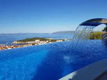 Spacious Seven-Bedroom Villa with Pools in Makarska
