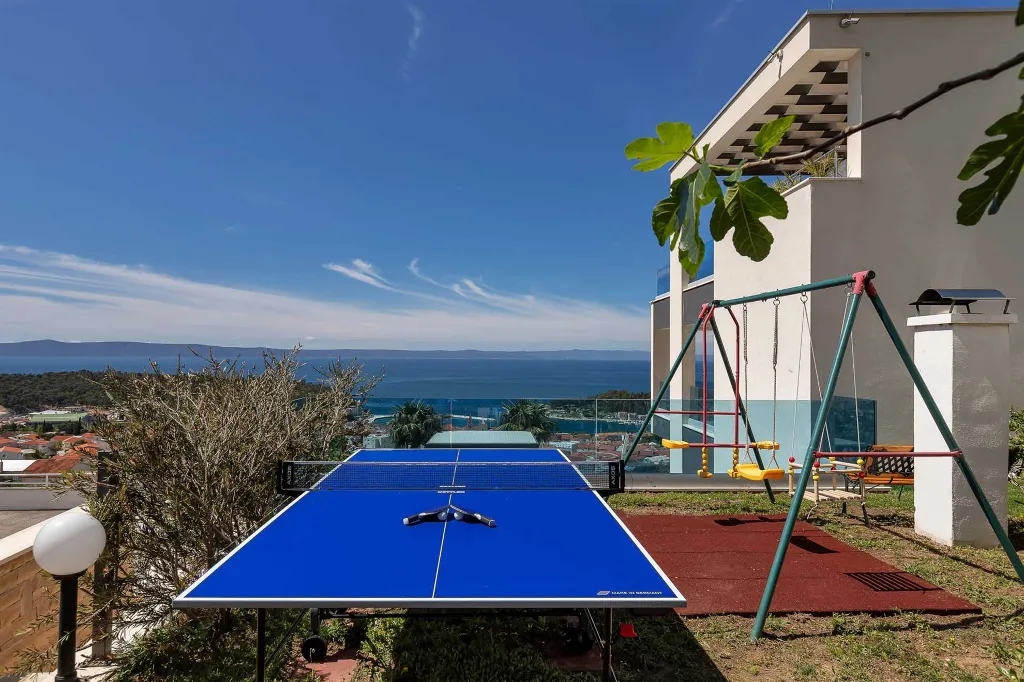 Spacious Seven-Bedroom Villa with Pools in Makarska