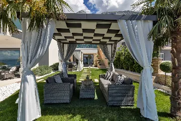 Spacious Seven-Bedroom Villa with Pools in Makarska