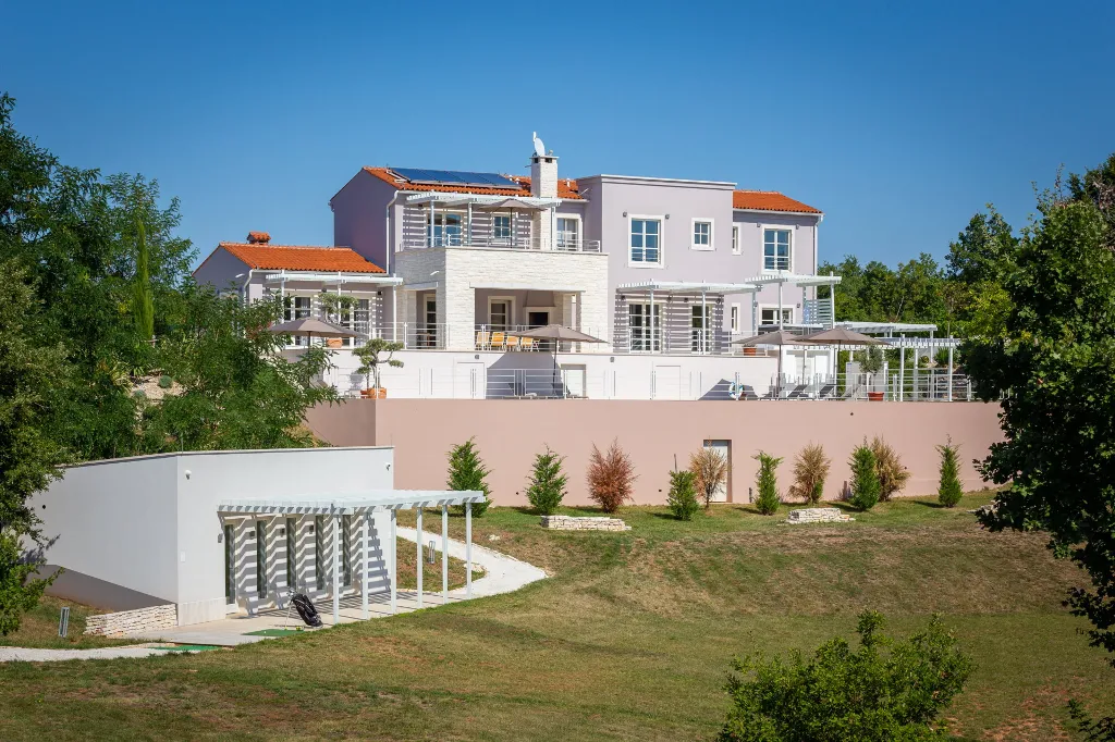 Modern 5-Bedroom Villa with Pool in Režanci