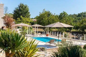 Modern 5-Bedroom Villa with Pool in Režanci