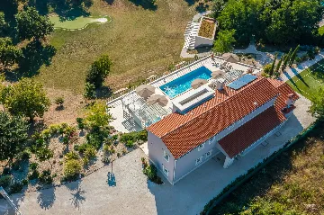 Modern 5-Bedroom Villa with Pool in Režanci