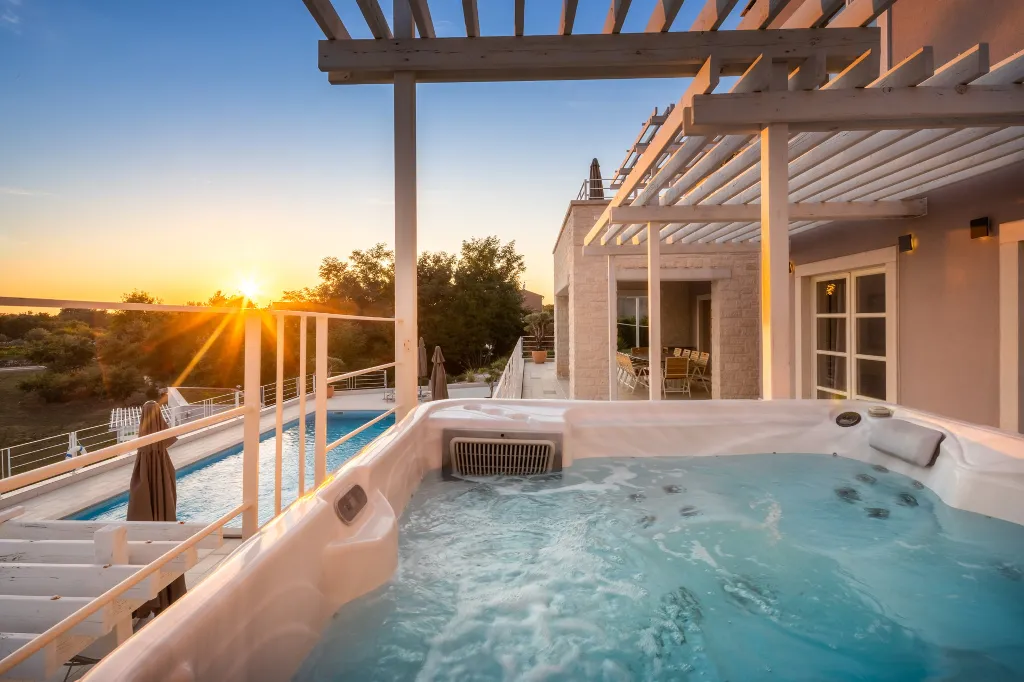Modern 5-Bedroom Villa with Pool in Režanci