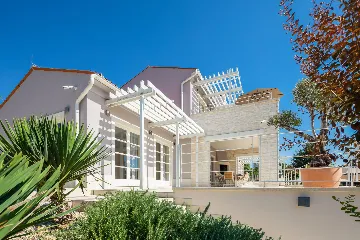 Modern 5-Bedroom Villa with Pool in Režanci