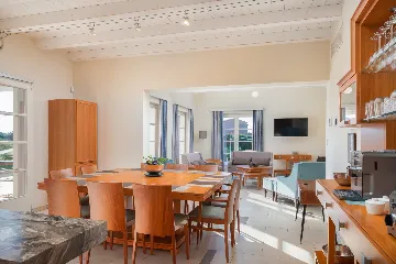 Modern 5-Bedroom Villa with Pool in Režanci