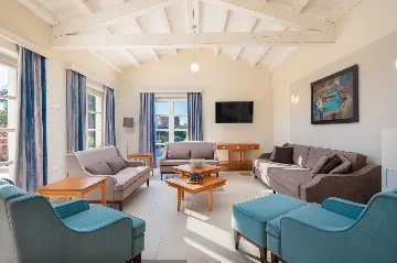 Modern 5-Bedroom Villa with Pool in Režanci