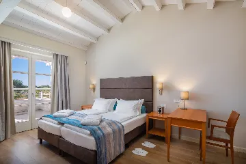 Modern 5-Bedroom Villa with Pool in Režanci